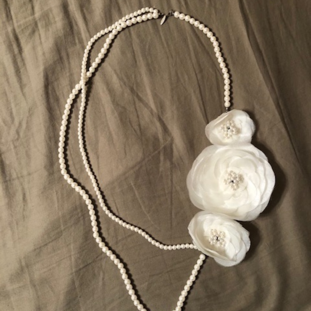 Anthropologie Pearl and Tulle Flower Necklace